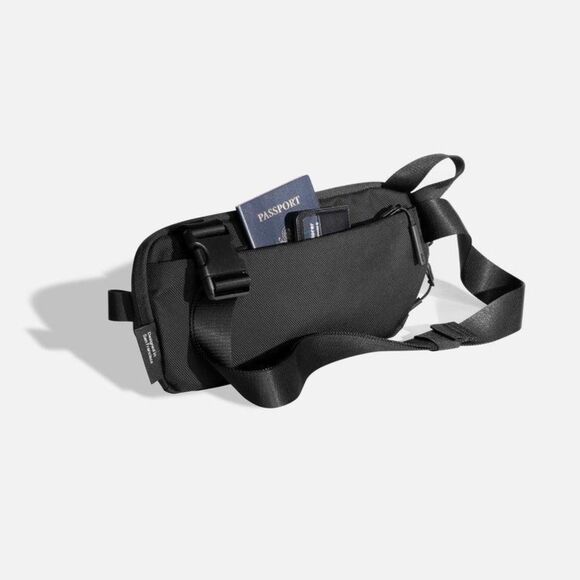 Aer Day Sling 2 Black Waist Bag Crossbody Men's Body Bag - Picture 2 of 7